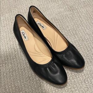 Clarks Women's Elegant Black heels